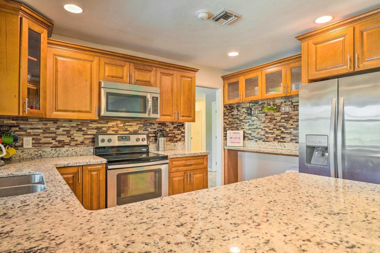 Pet-Friendly Fort Myers Home With Patio And Grill! Норт Форт Майерс Екстериор снимка